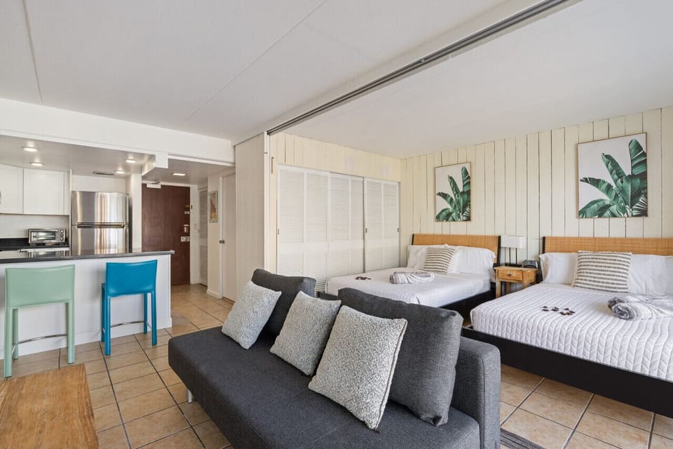 Open studio layout blending bed, lounge & dining for easy vacation living.