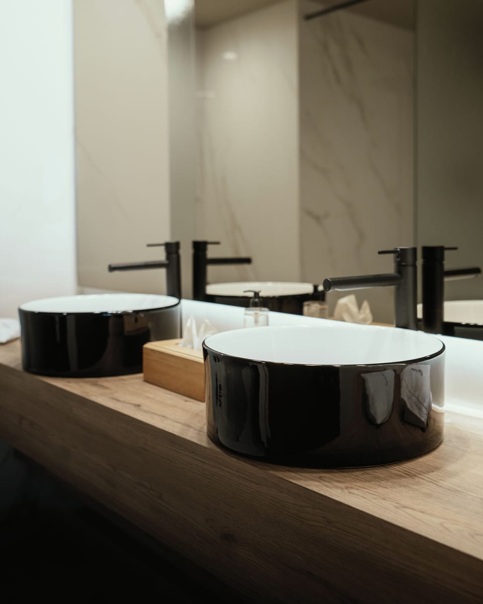 Junior Suite | Bathroom | Hair dryer, bidet, towels