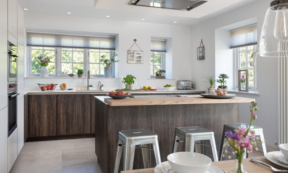 Fridge, microwave, dishwasher, cookware/dishes/utensils