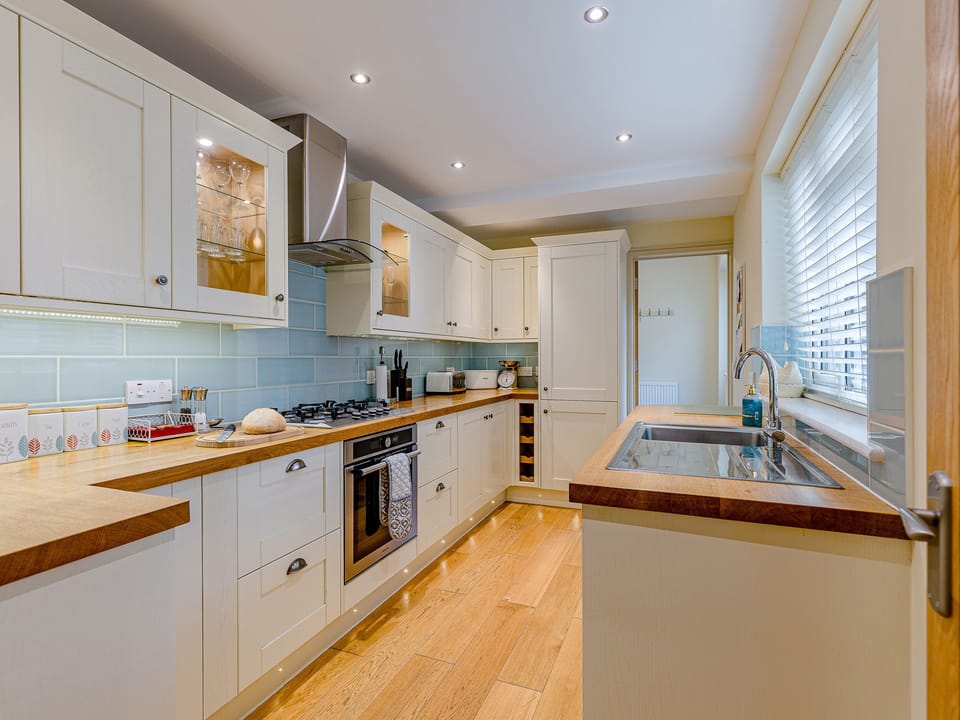 Fridge, dishwasher, cookware/dishes/utensils