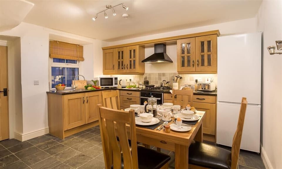 Fridge, dishwasher, electric kettle, toaster