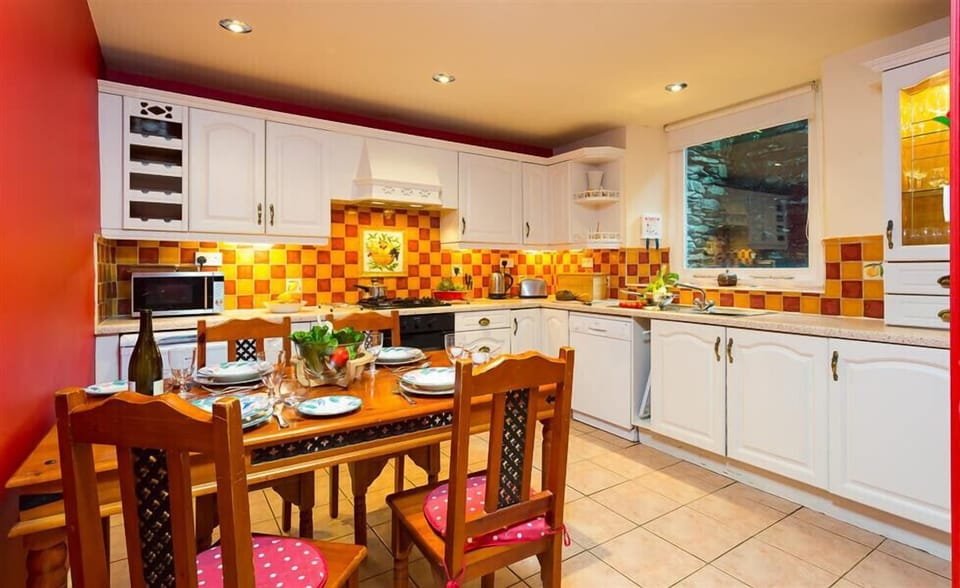 Fridge, dishwasher, cookware/dishes/utensils