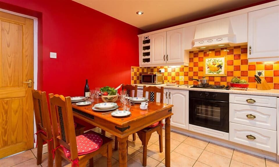 Fridge, dishwasher, cookware/dishes/utensils