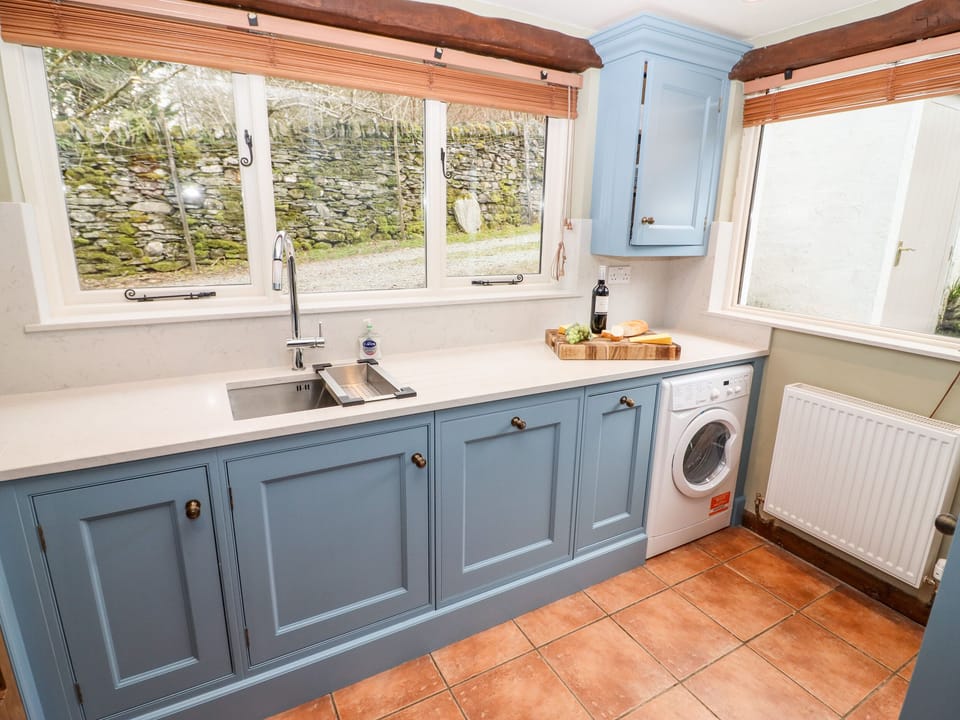 Fridge, dishwasher, cookware/dishes/utensils