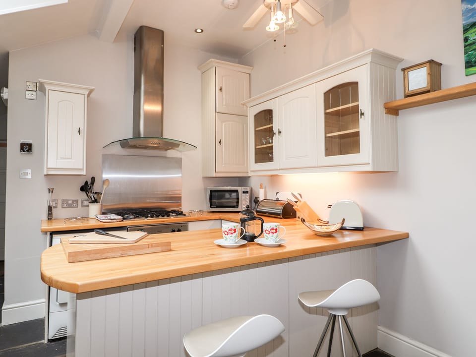 Fridge, dishwasher, cookware/dishes/utensils