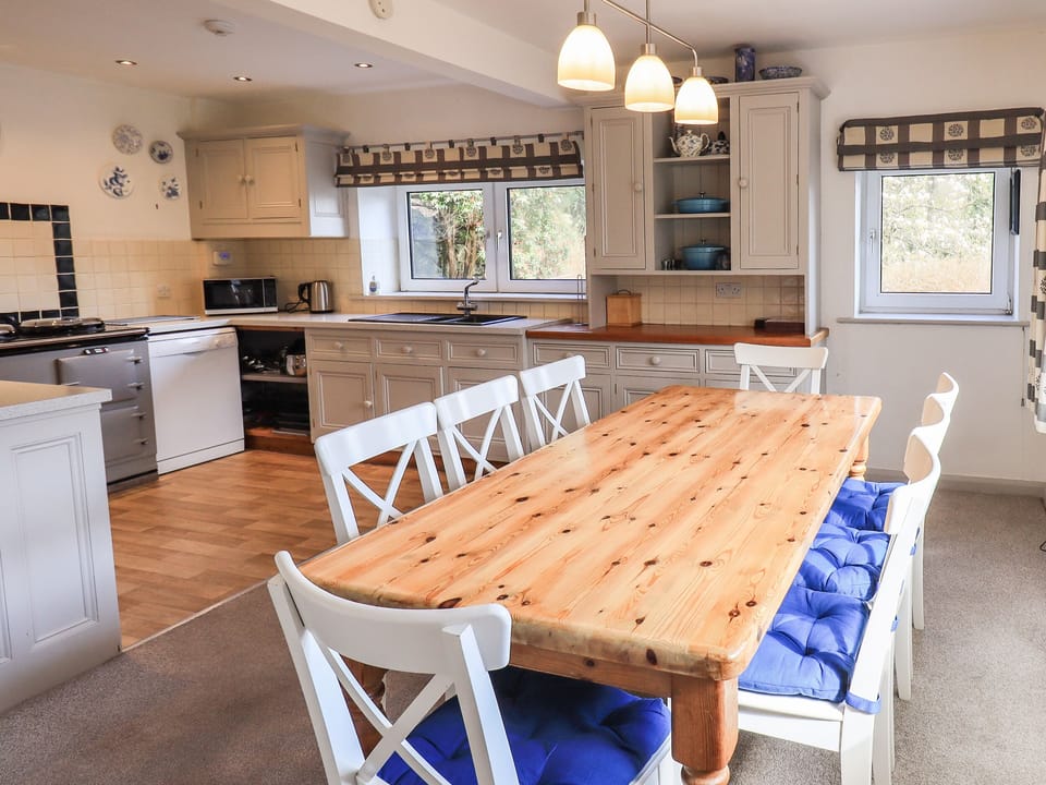 Cottage | Interior