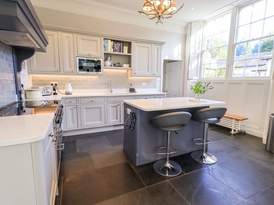 Cottage | Private kitchen | Fridge, dishwasher, cookware/dishes/utensils