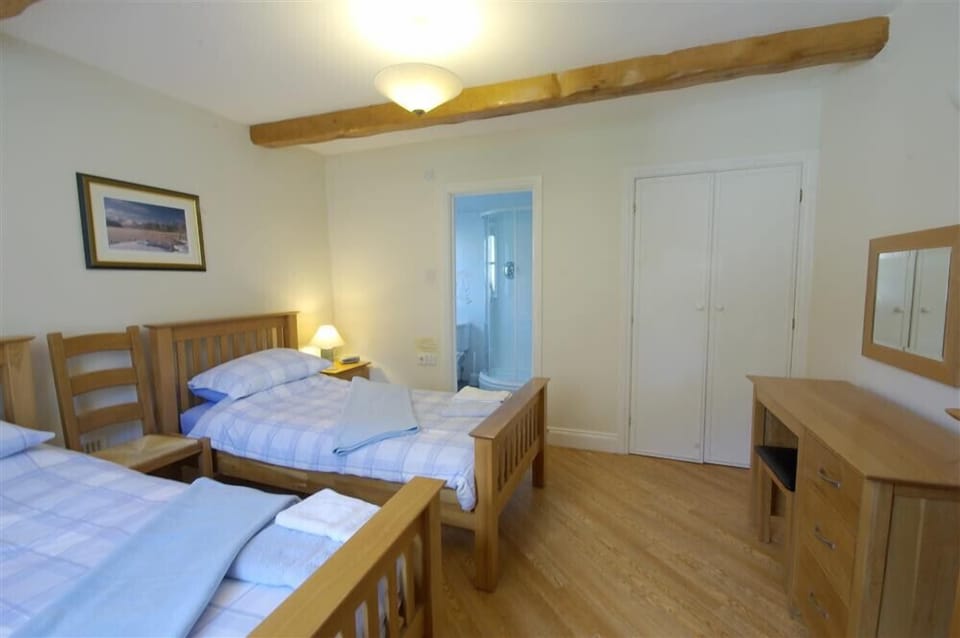 2 bedrooms, individually decorated, individually furnished, free WiFi