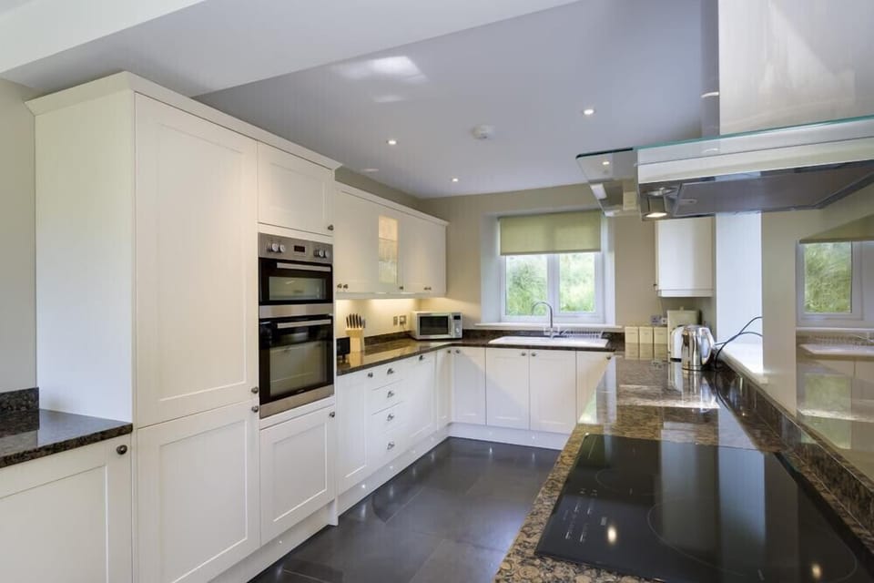 Fridge, dishwasher, cookware/dishes/utensils