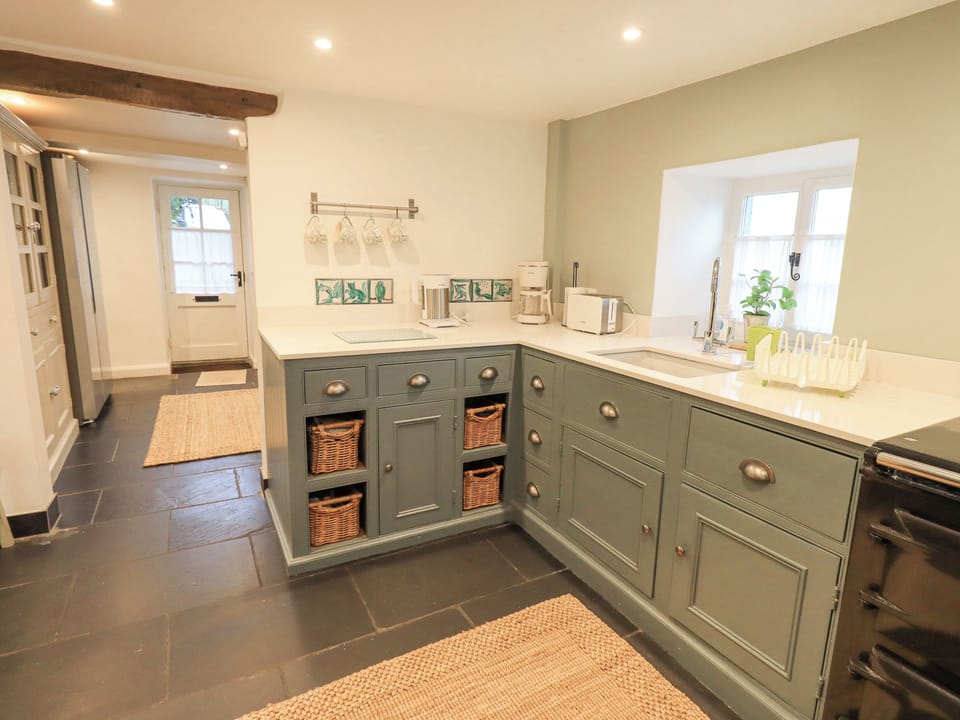 Cottage | Private kitchen | Fridge, dishwasher, cookware/dishes/utensils