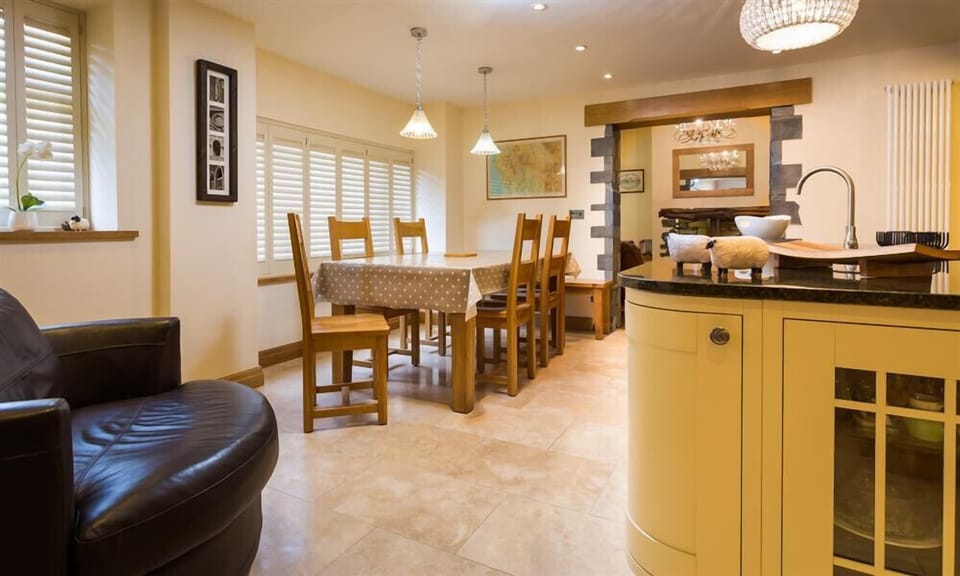 Cottage | Interior
