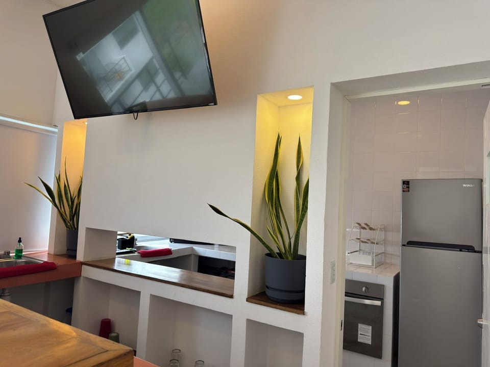 Premium Studio Suite | Private kitchen | Microwave