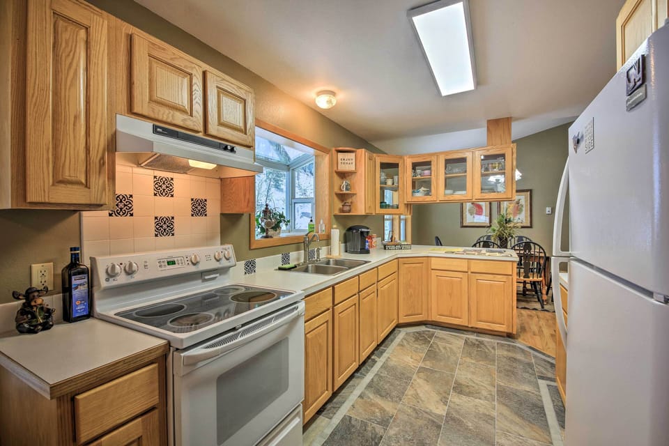 Full Kitchen | Cooking Basics | Keurig Coffee Maker