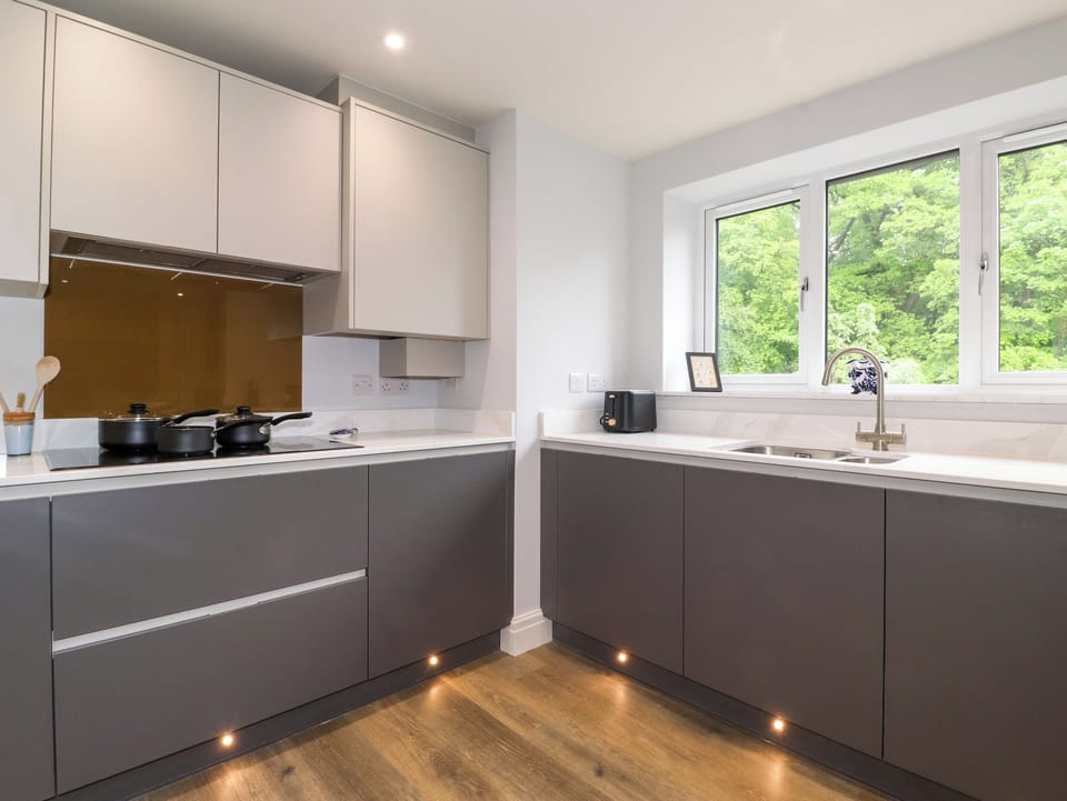 Cottage | Private kitchen | Fridge, dishwasher, electric kettle, toaster