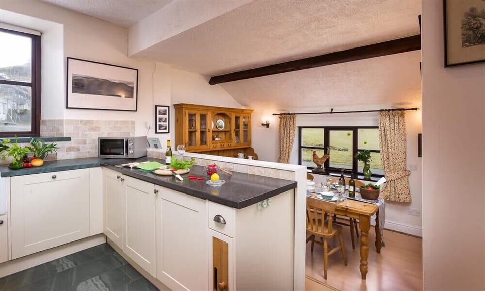 Fridge, dishwasher, cookware/dishes/utensils