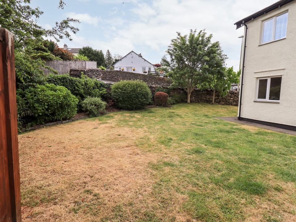 Cottage | Property grounds
