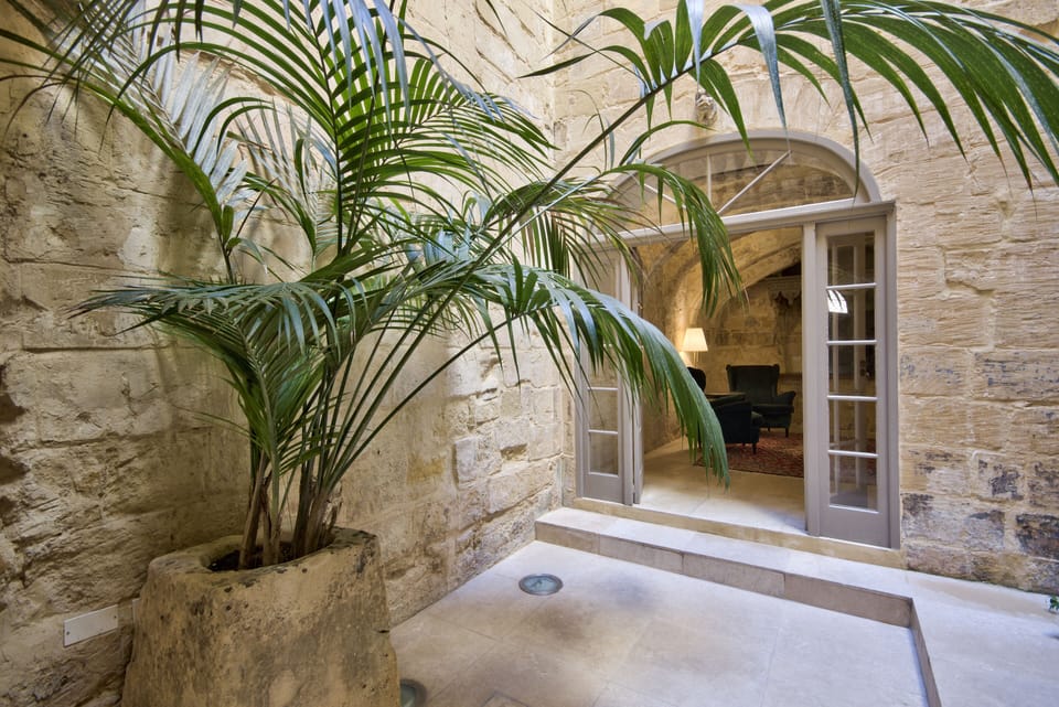Traditional House | 4 bedrooms, free WiFi