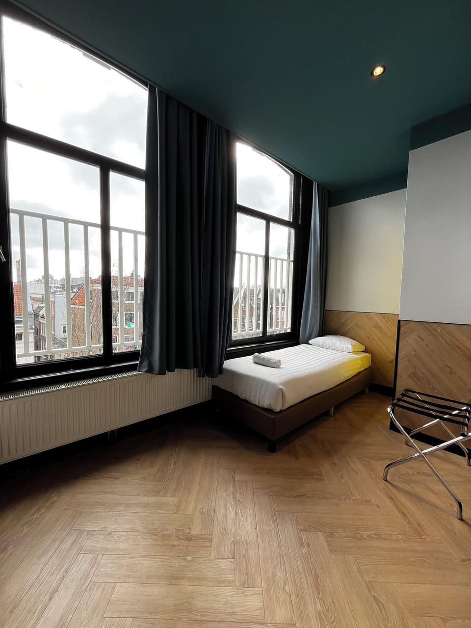 Quadruple Room, Ensuite | In-room safe, iron/ironing board, free WiFi, bed sheets