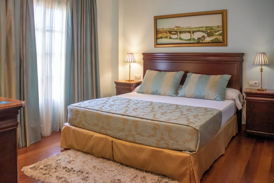 Suite | Minibar, in-room safe, desk, cribs (surcharge)