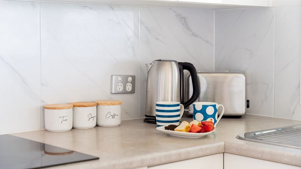 Absolute Beach | Kitchen | Kettle | Toaster