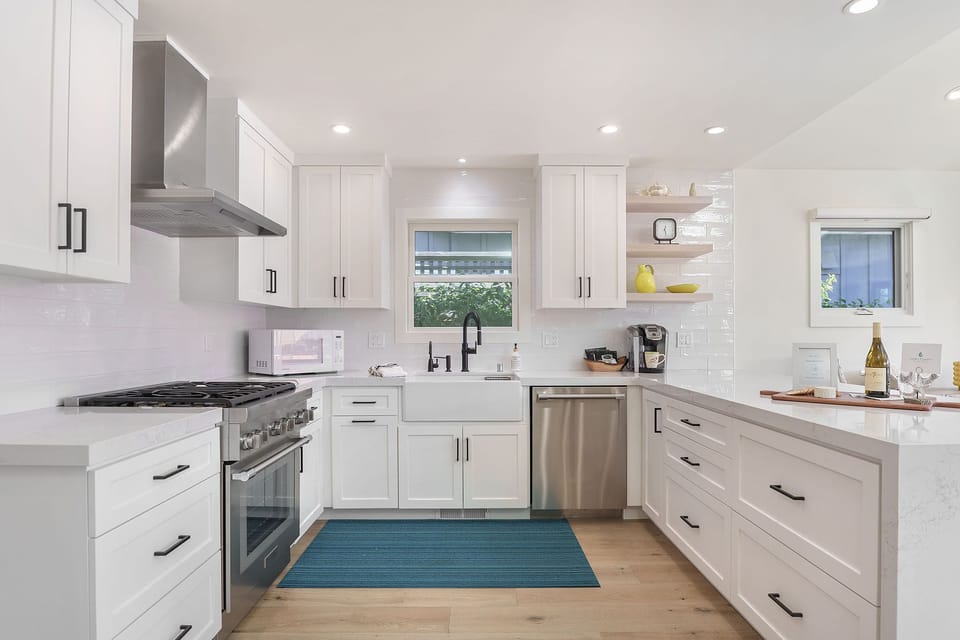 Fully Equipped Gourmet Kitchen