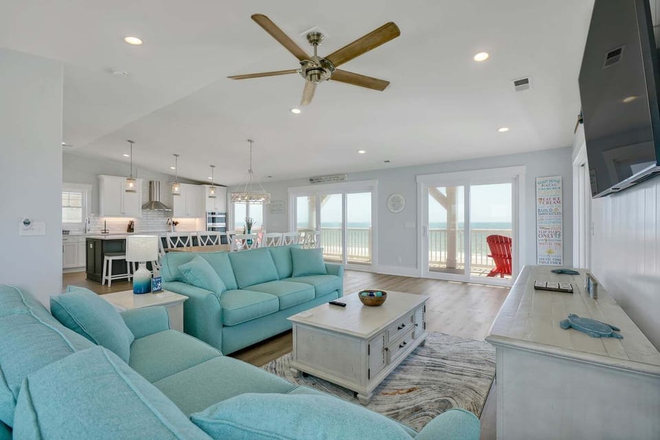 Living Room 
CG 5.19.23