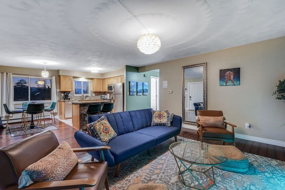 Main Lounge, Kitchen, Dining Space