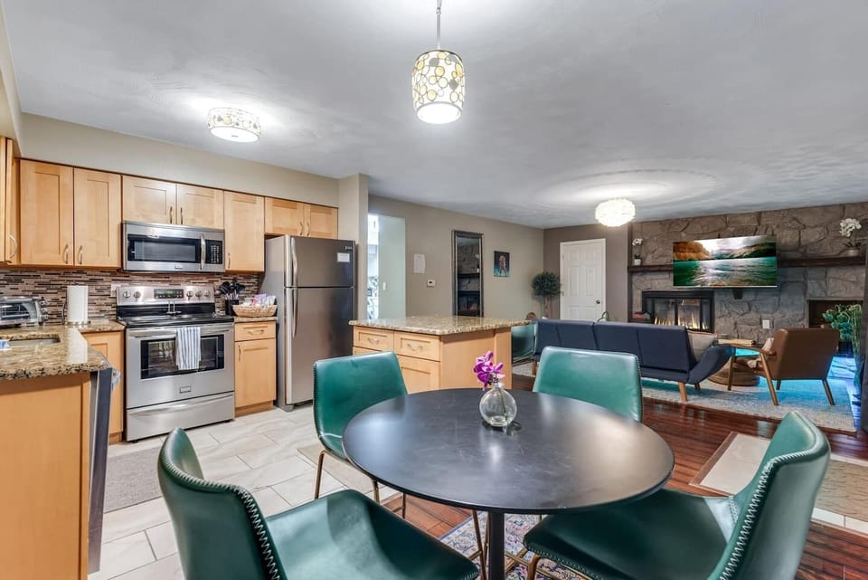 Dining, Kitchen, Main Lounge