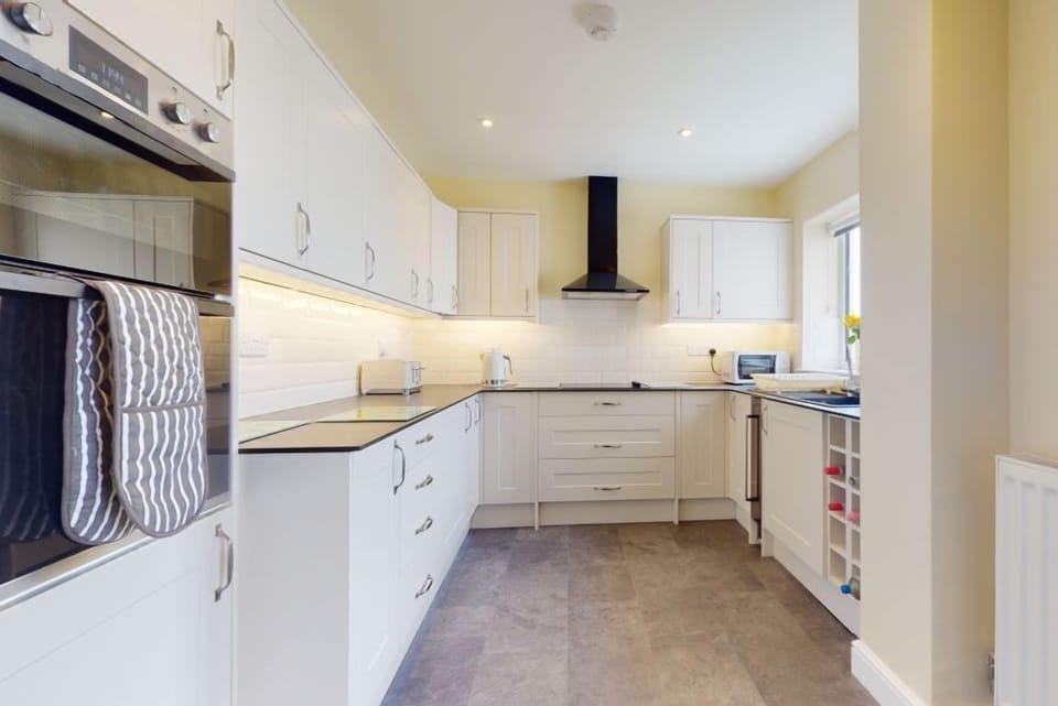 Seascape Fitted Kitchen