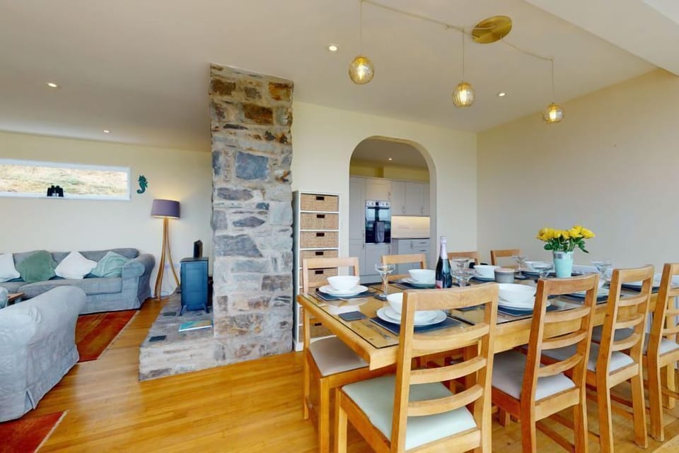 Seascape Dining Area