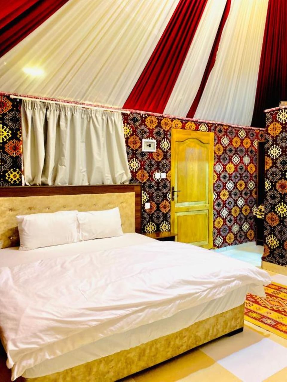 Egyptian cotton sheets, premium bedding, pillowtop beds, in-room safe