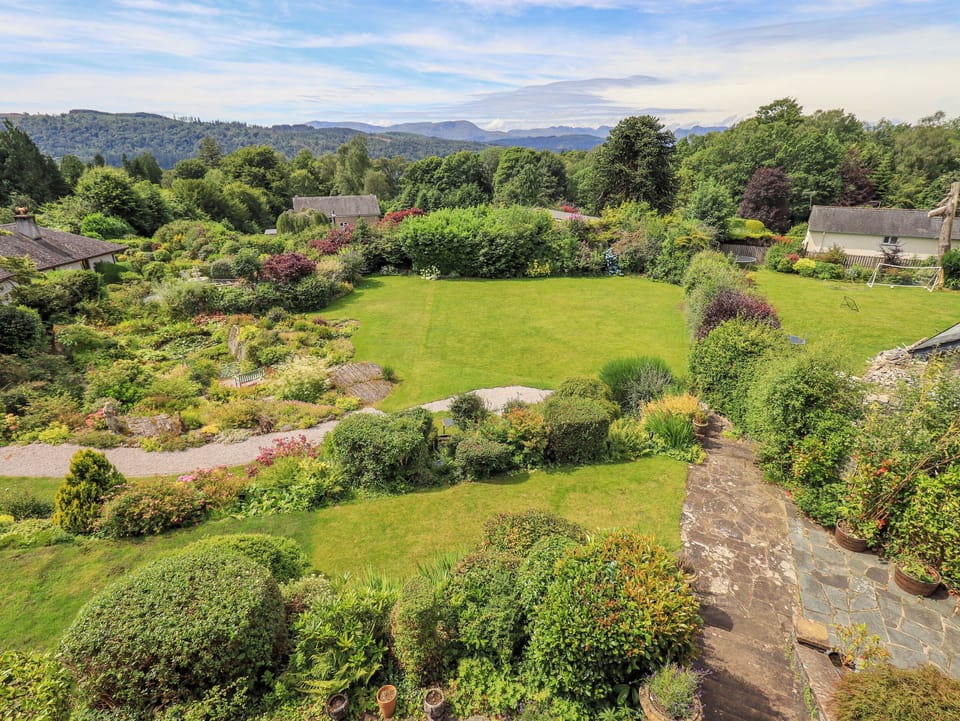 Cottage | Property grounds