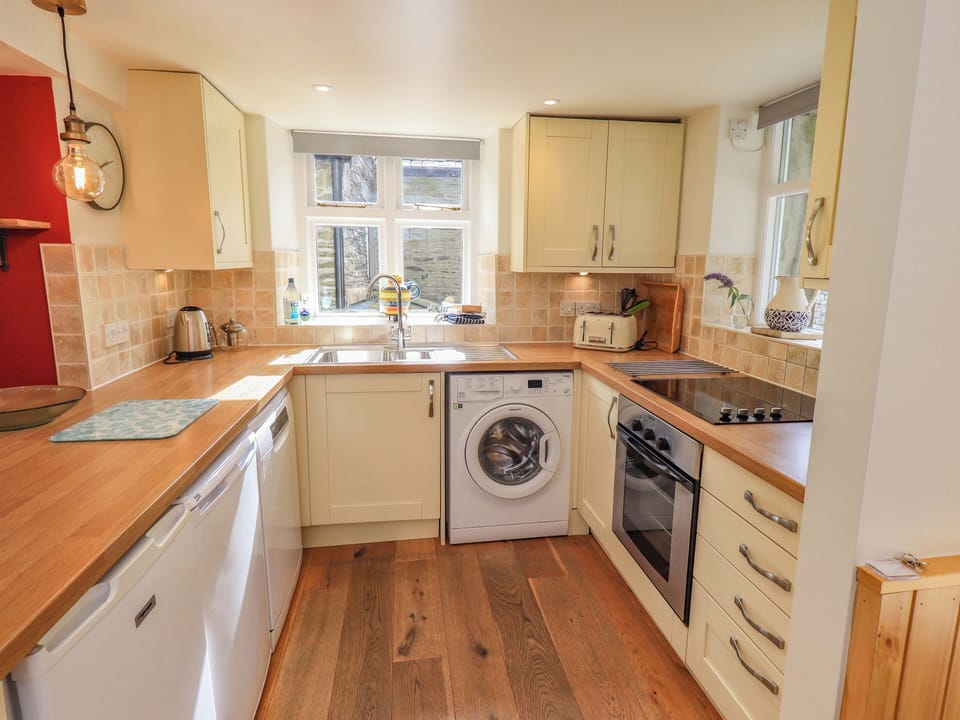 Fridge, dishwasher, cookware/dishes/utensils
