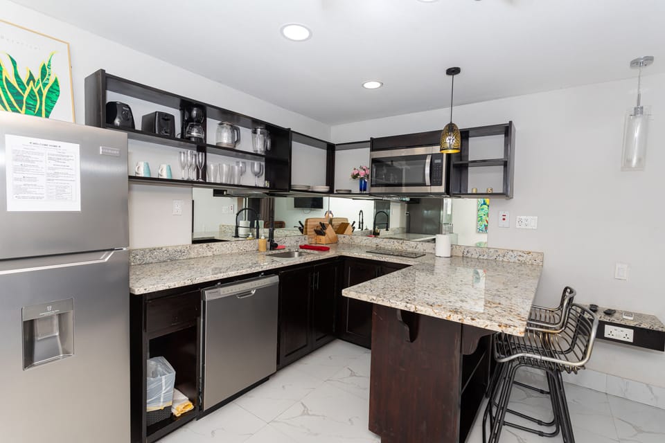 Fully equipped kitchen