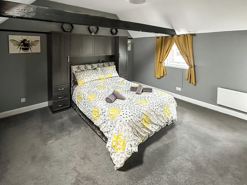 Double bedroom | The Beehive, East Kirkby, near Horncastle