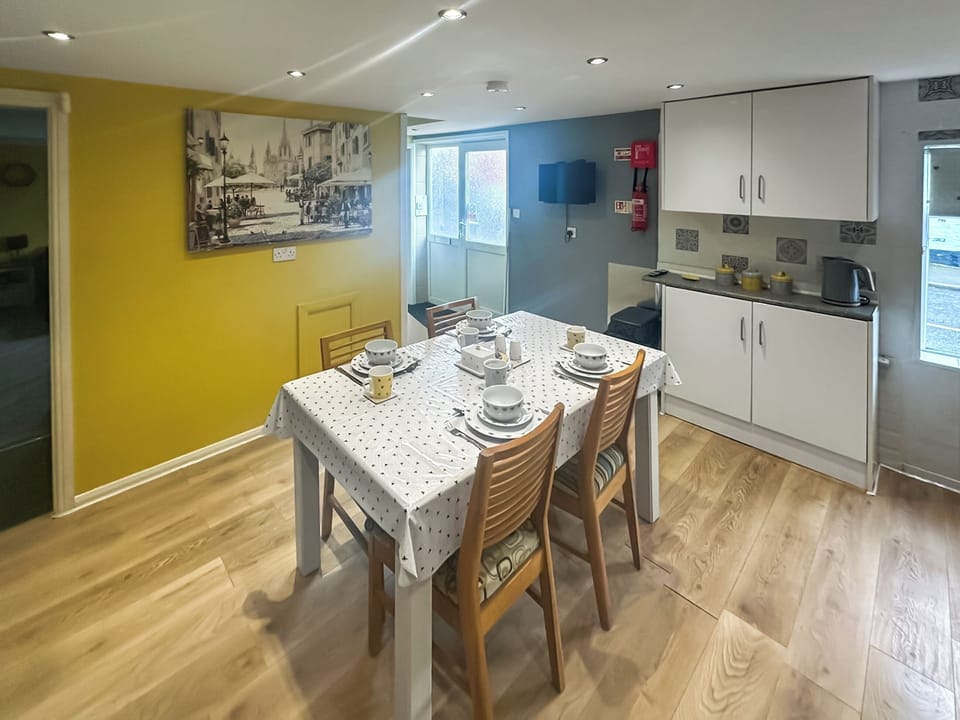 Kitchen/diner | The Beehive, East Kirkby, near Horncastle