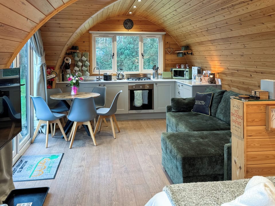 Open plan living space | Lakeview Lodge - Hillcroft Farm Pods, Crowhurst