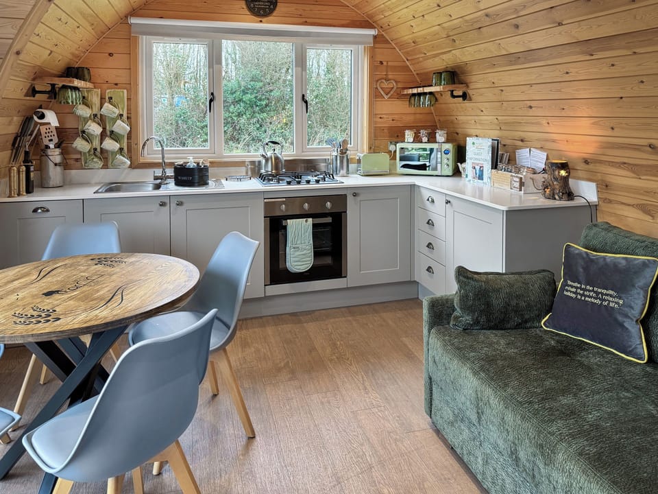 Open plan living space | Lakeview Lodge - Hillcroft Farm Pods, Crowhurst