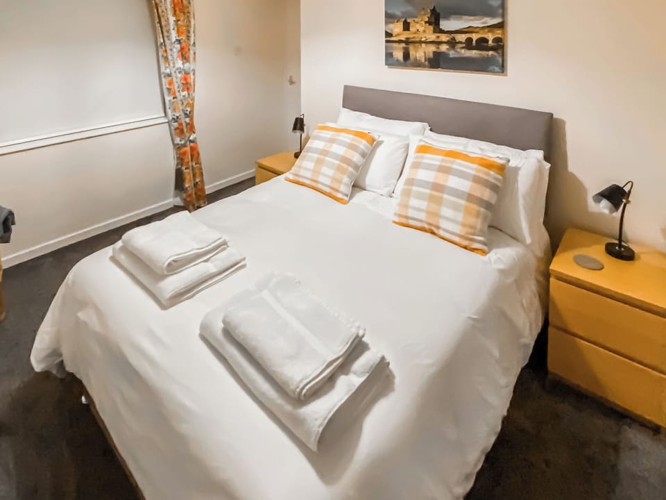 Double bedroom | Elizabeth Lodge, Alford