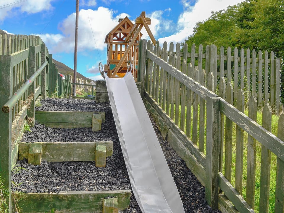 Children&rsquo;s play area | Derwent Dale Cottage, Brackendale, Grajo Cottage - Doddick Farm Cottages, Threlkeld, near Keswick