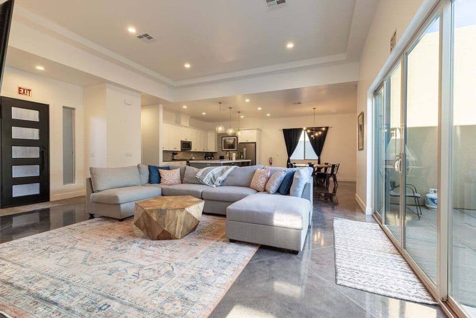 Living Room/Kitchen/Dining Room/ Access to Courtyard