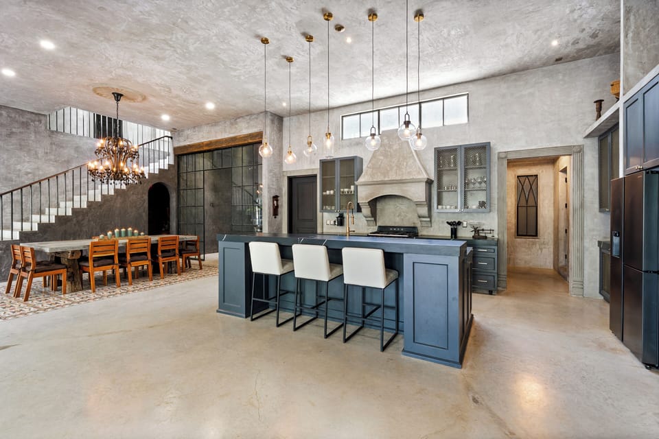 Fully-equipped and spacious kitchen