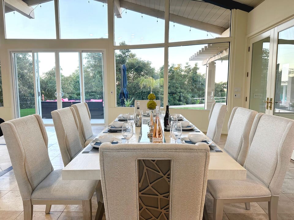 Formal dining for 8
