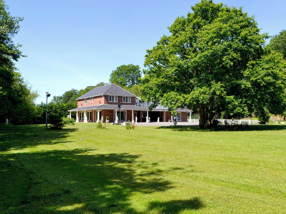 3 acre landscaped grounds with woodland | Vijay Gardens, Glanaman, near Llandeilo