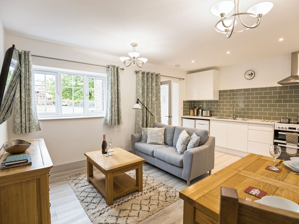 Open plan living space | Foxwhelp - The Old Kennels Holidays, Ledbury