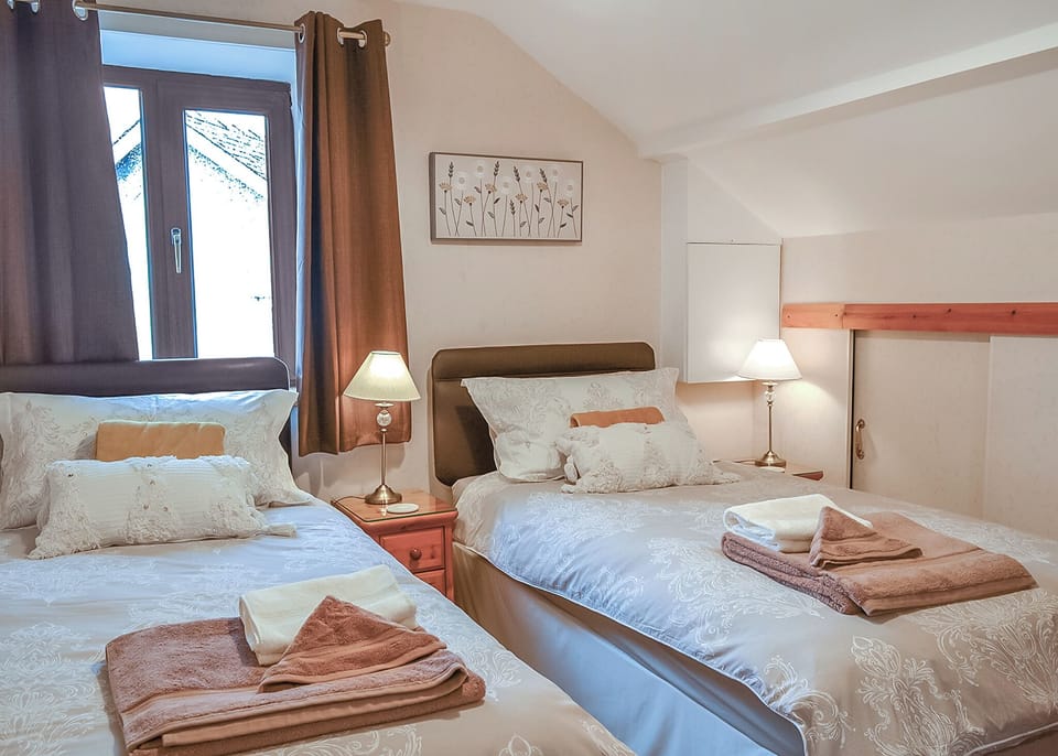 Bedroom, Bed, House