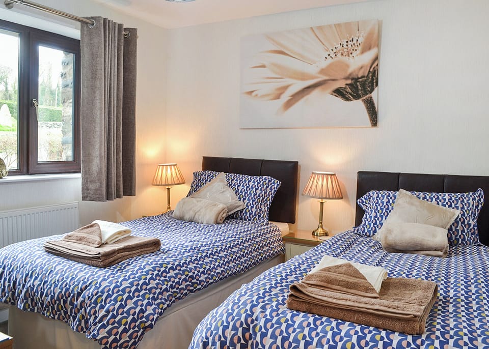 Bedroom, Bed, House