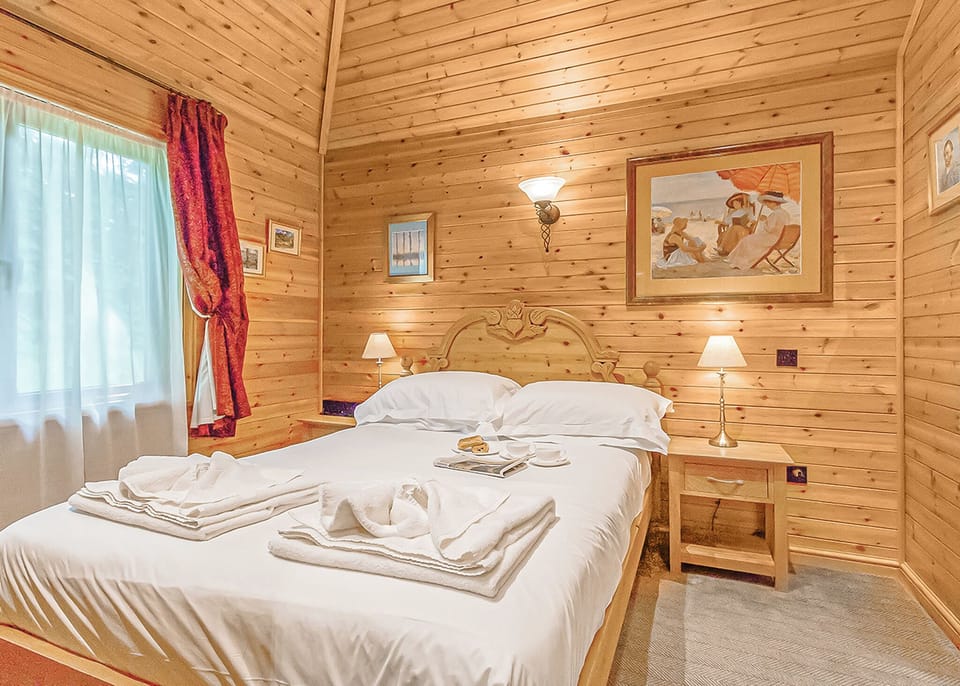 Bedroom, Bed