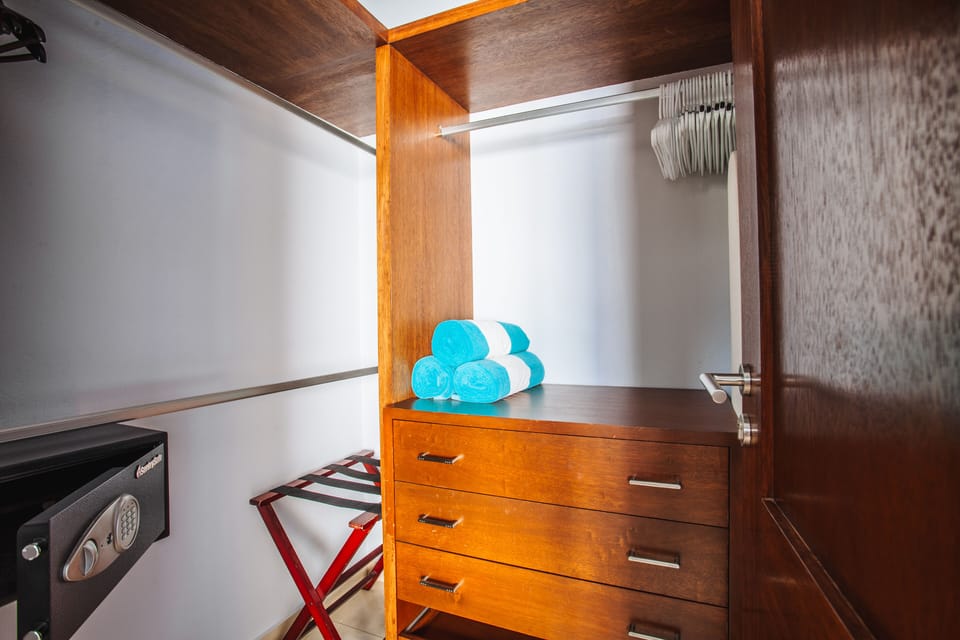 Condo - Image 18