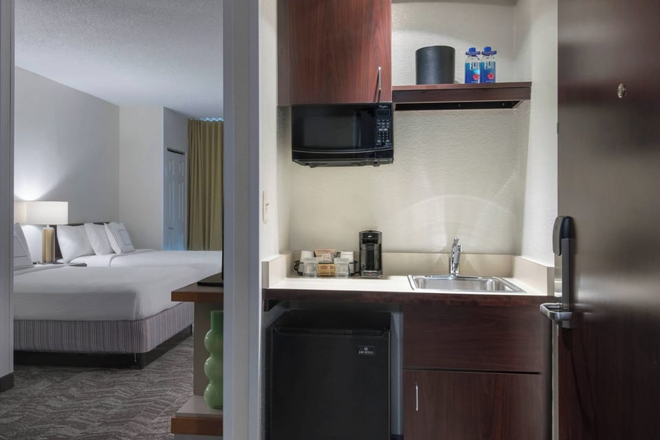 Fridge, microwave, coffee/tea maker